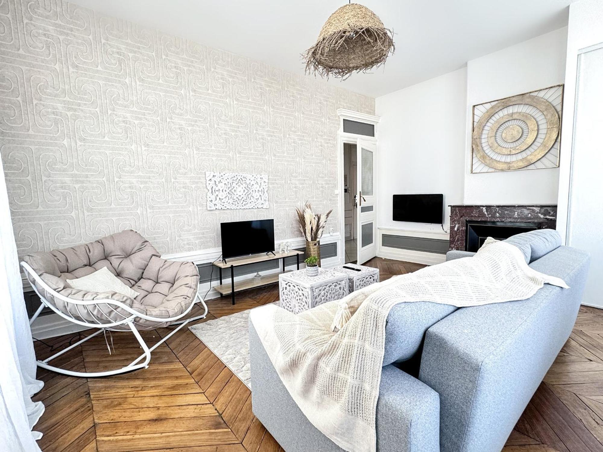 Suite Cinnabar Oullins Esterno foto