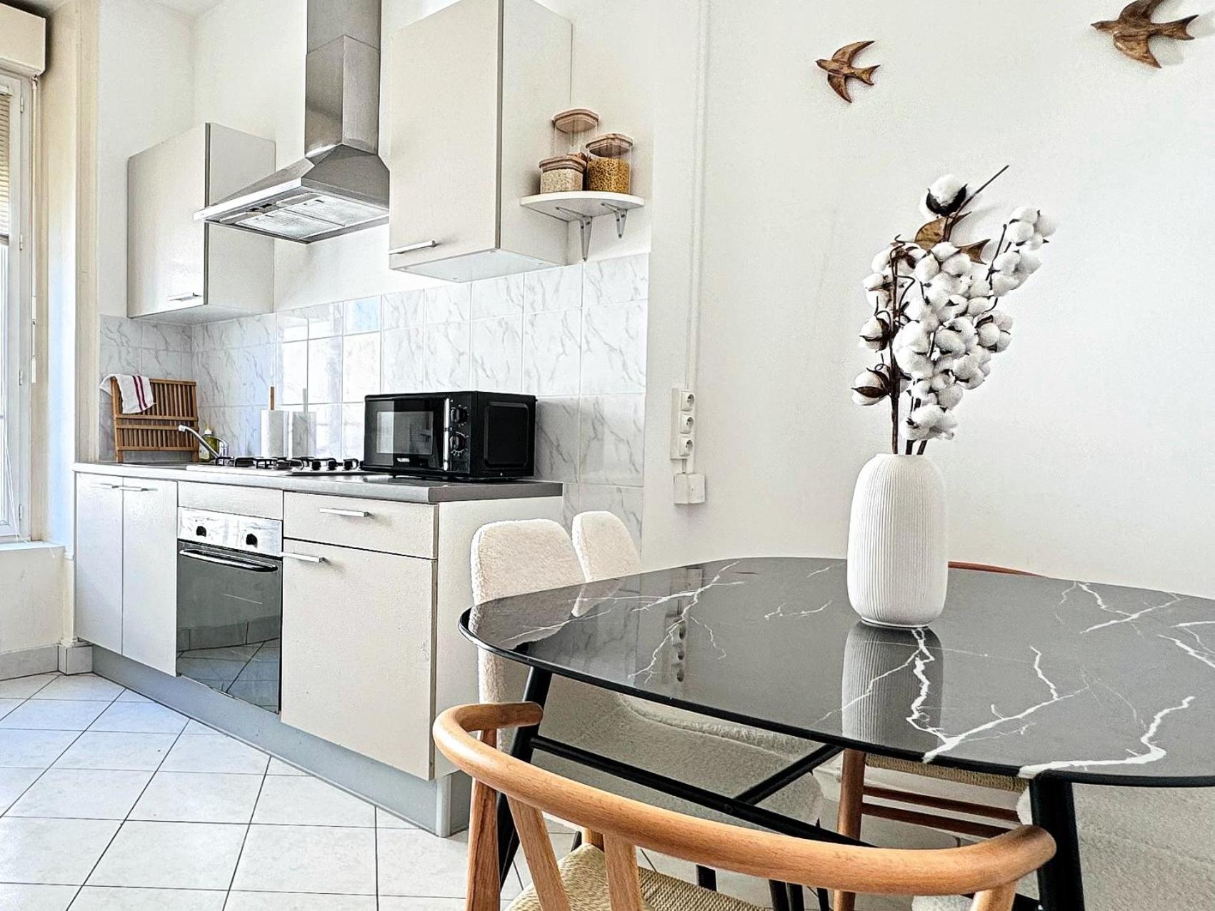 Suite Cinnabar Oullins Esterno foto